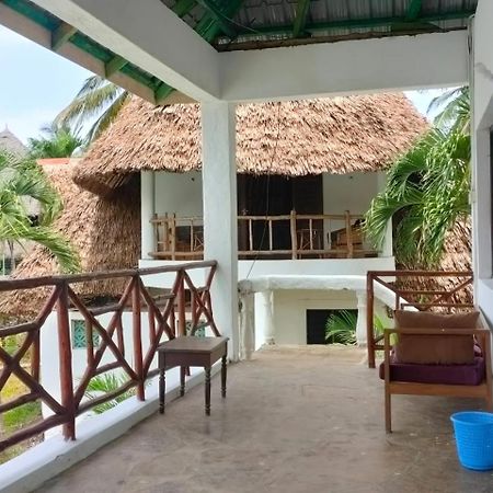 Miwa Holiday Resort Diani Beach Exteriör bild