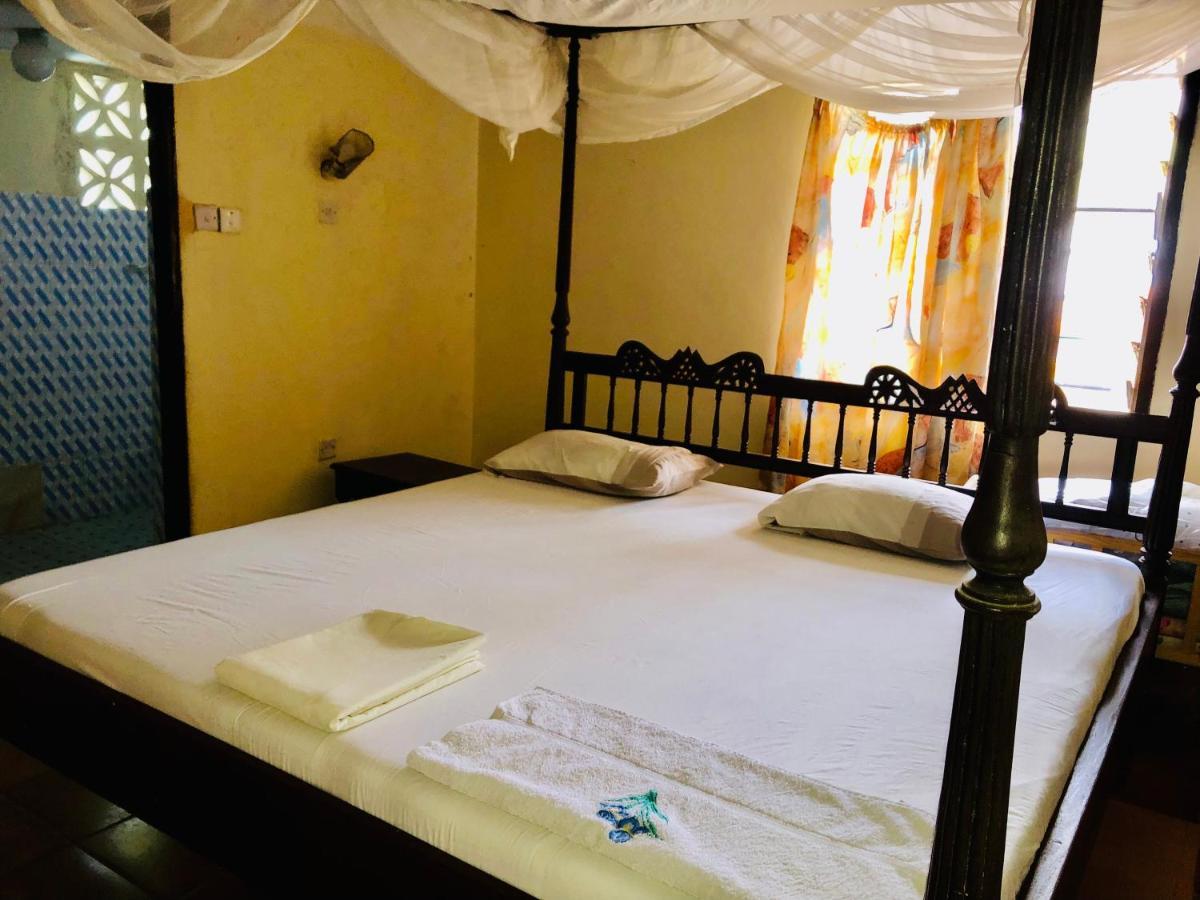 Miwa Holiday Resort Diani Beach Exteriör bild