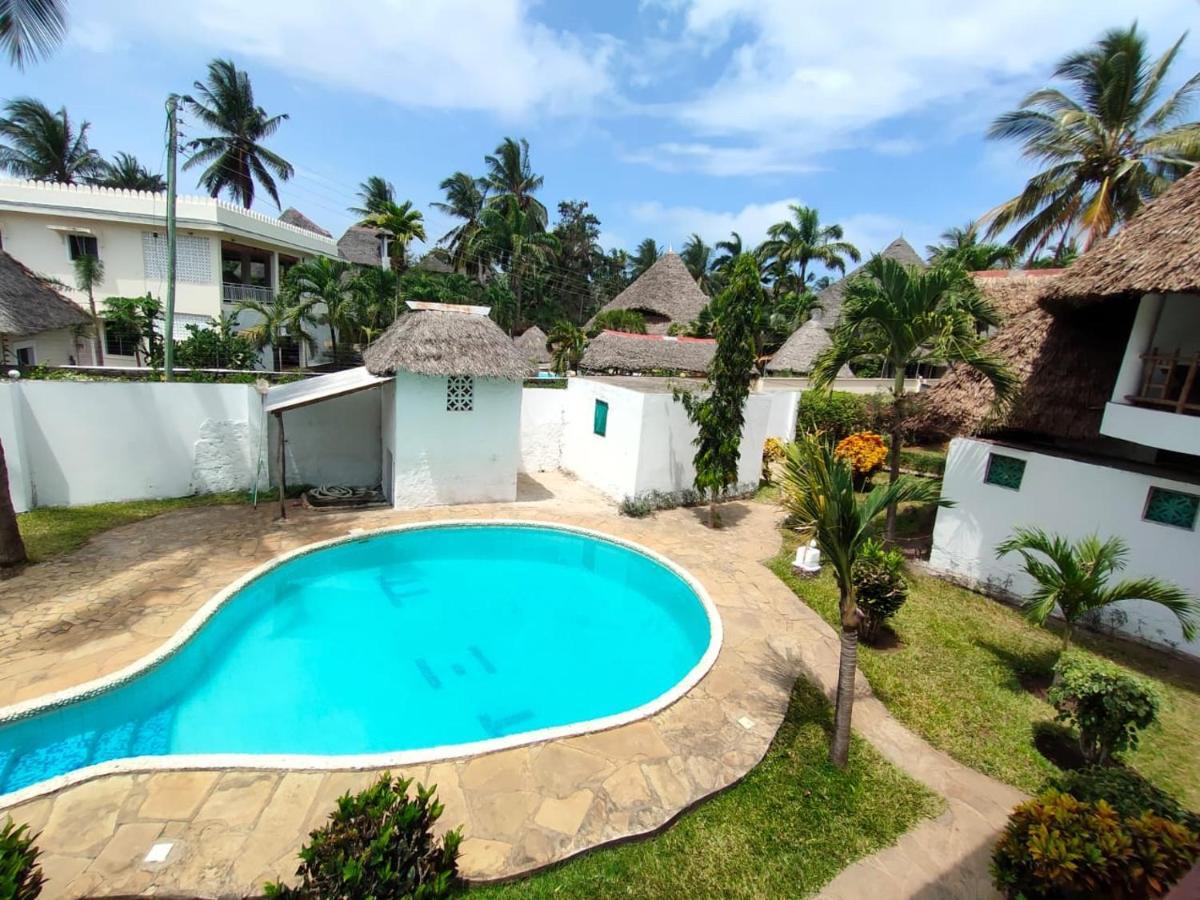 Miwa Holiday Resort Diani Beach Exteriör bild