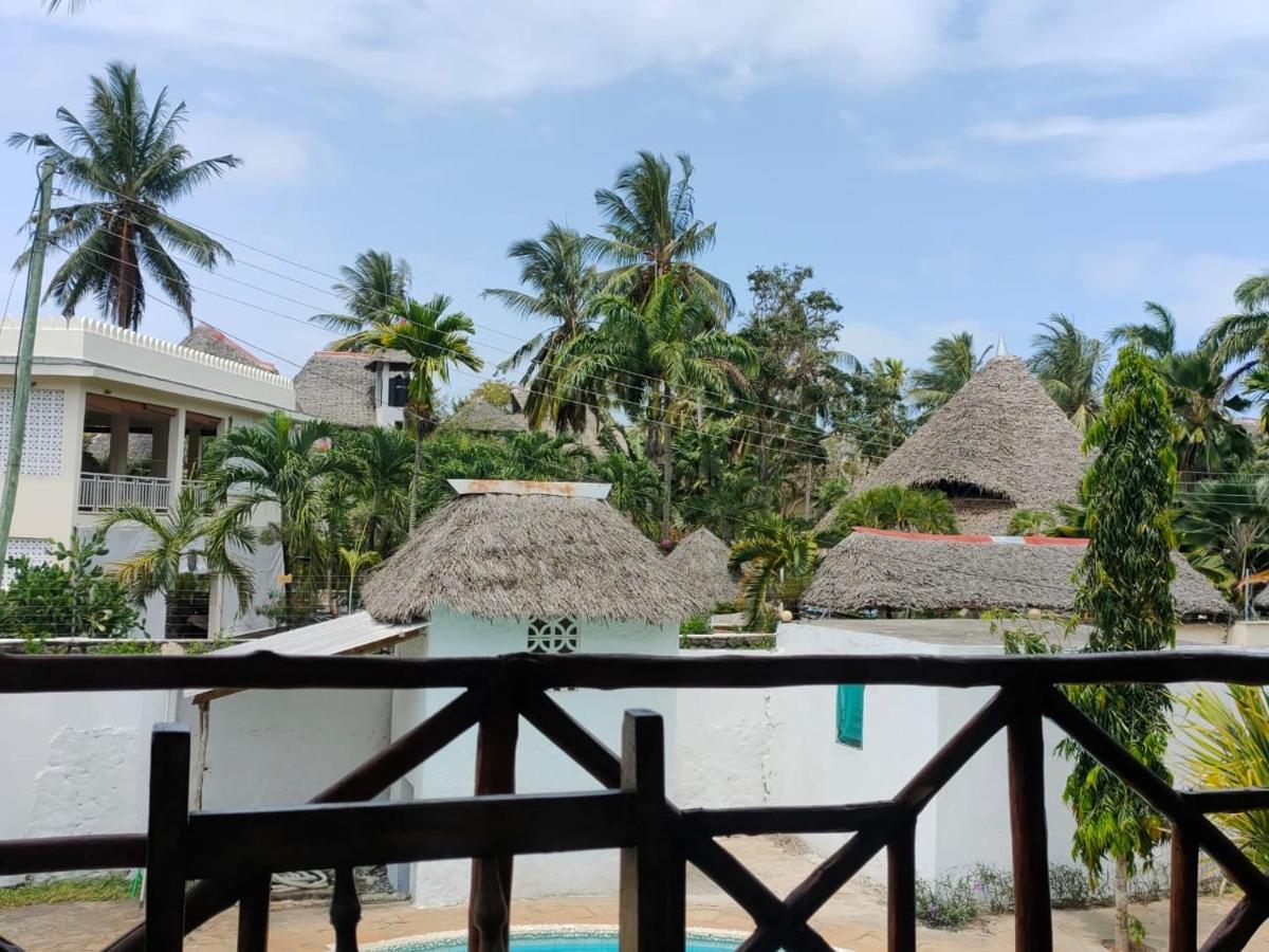 Miwa Holiday Resort Diani Beach Exteriör bild